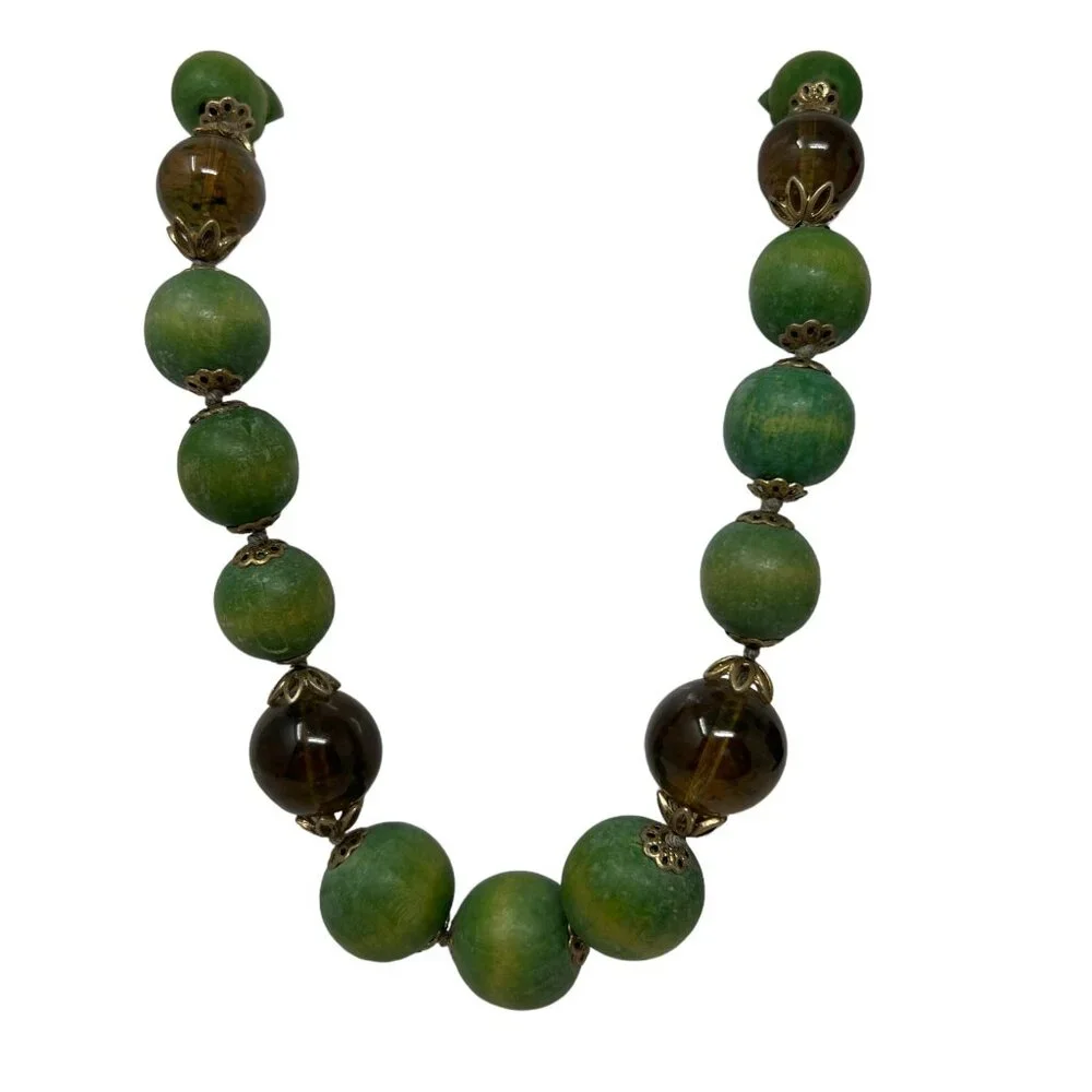 Liz Claiborne Necklace Green Wood Glass Beads Gold Tone Toggle Clasp‎